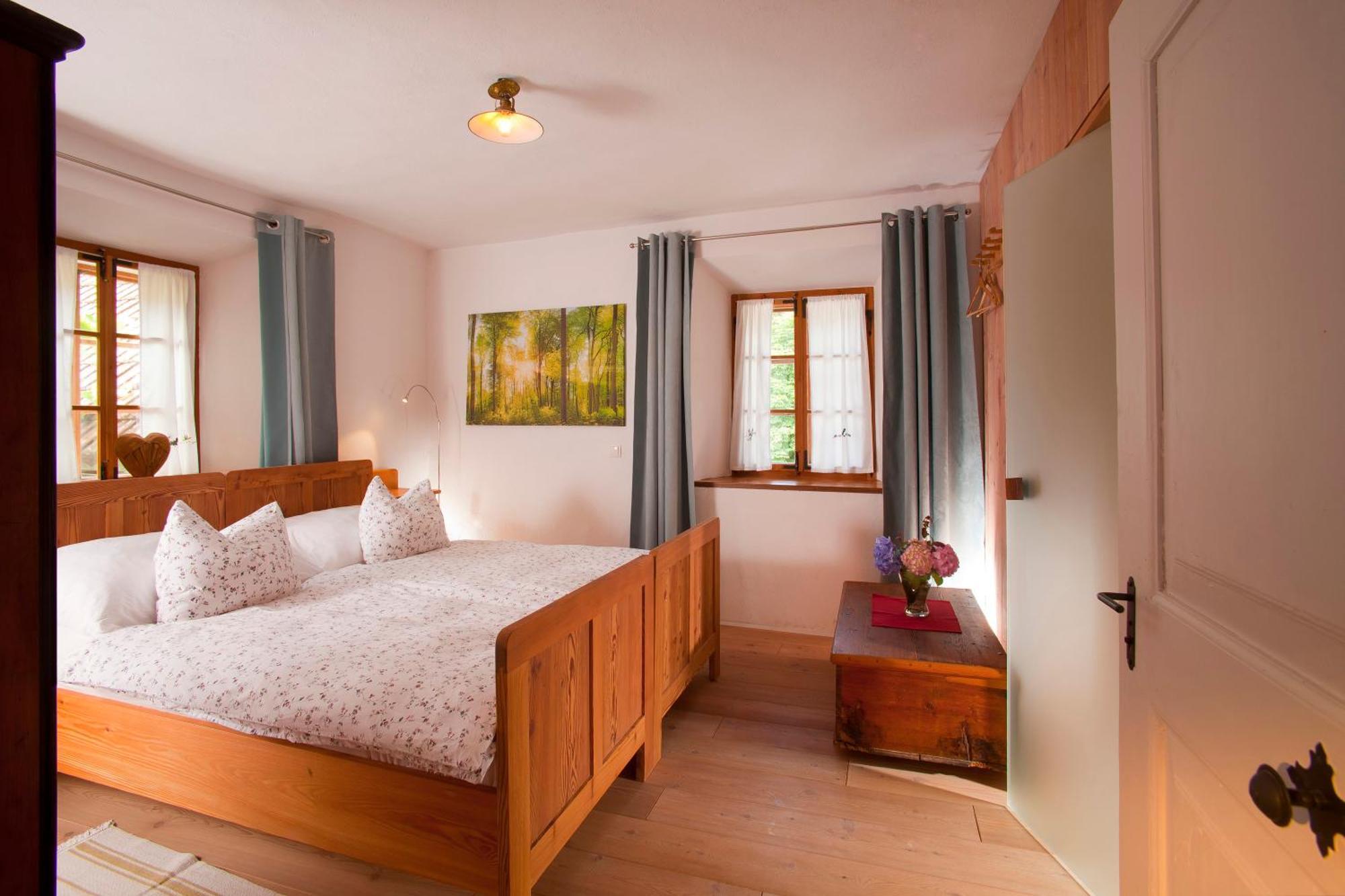 Juvanova Hisa - Apartments And Rooms Luce Экстерьер фото