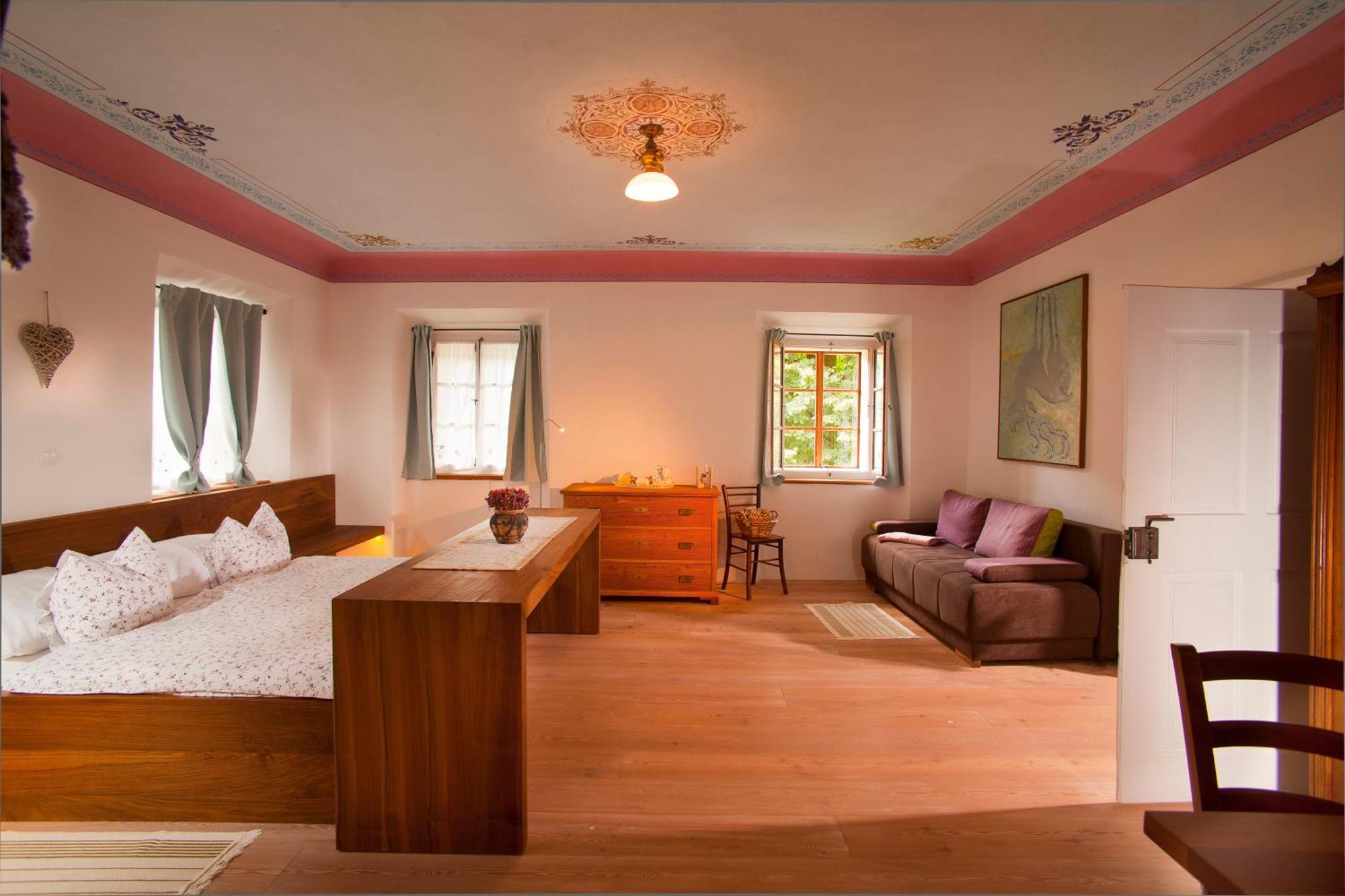 Juvanova Hisa - Apartments And Rooms Luce Экстерьер фото
