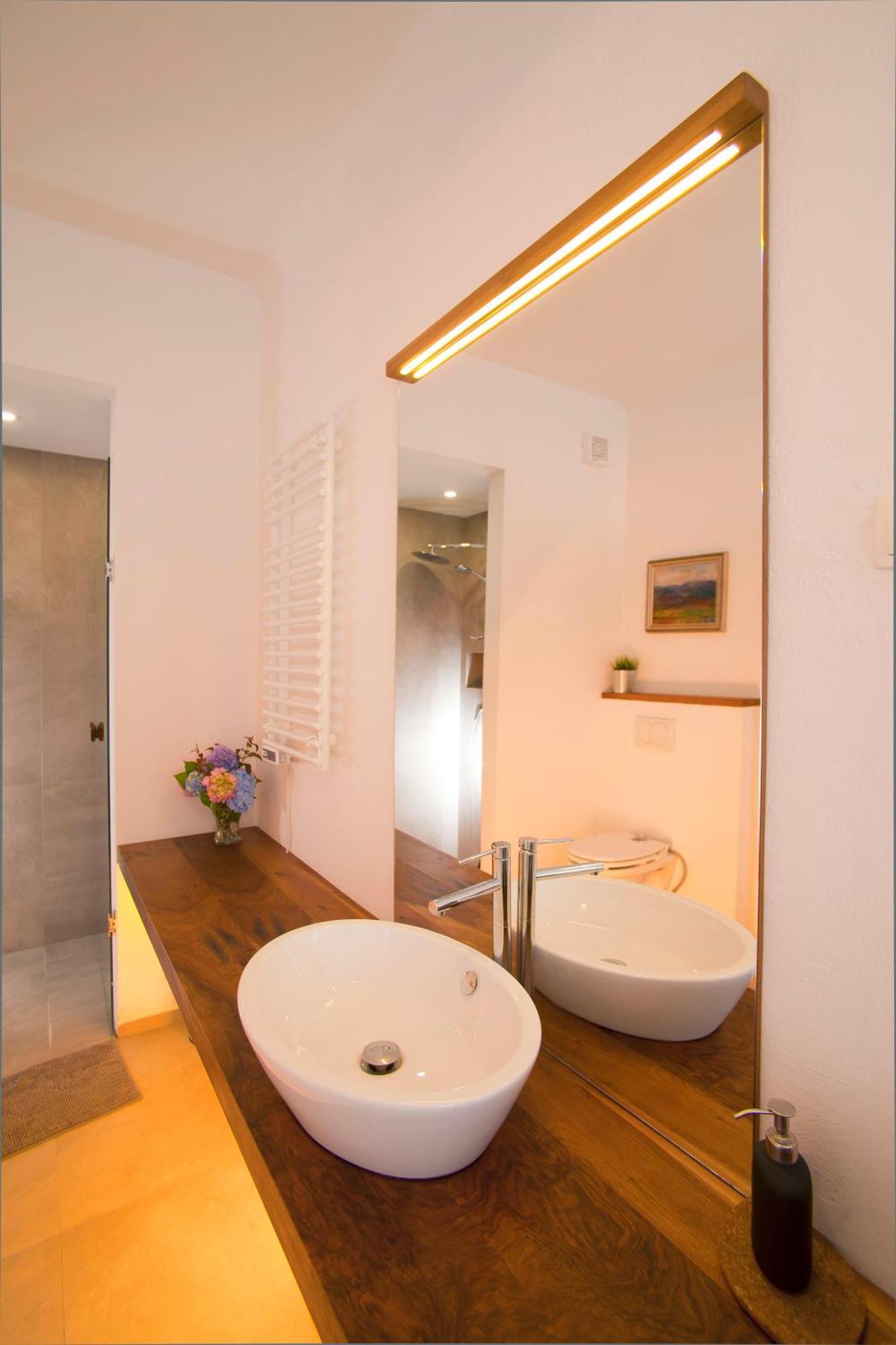 Juvanova Hisa - Apartments And Rooms Luce Экстерьер фото